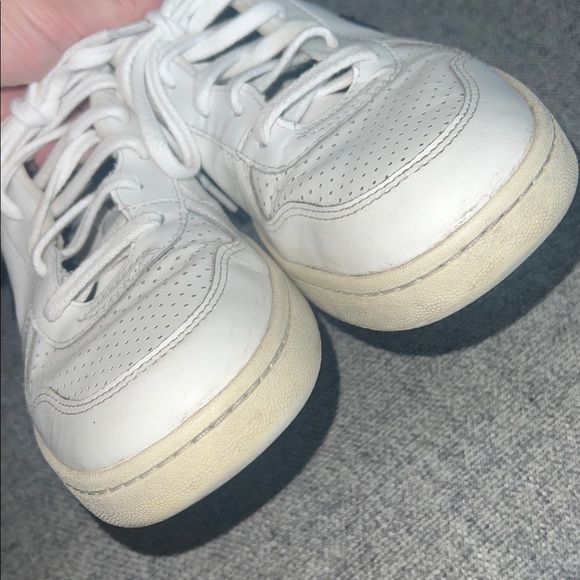 Veja V10 Sneaker GUC 10 - Picture 14 of 16